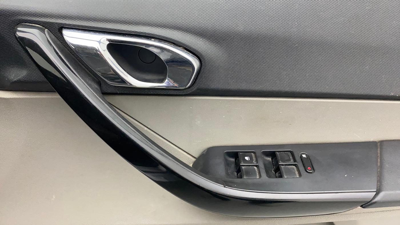 2018 Tata Tiago XZA PETROL, Petrol, Automatic, 45,983 km, Driver Side Door Panels Control
