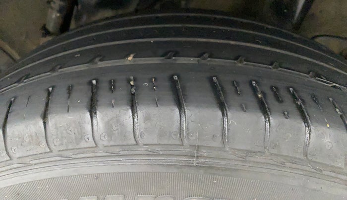 2020 Hyundai VENUE S+ 1.2, Petrol, Manual, 25,343 km, Left Rear Tyre Tread