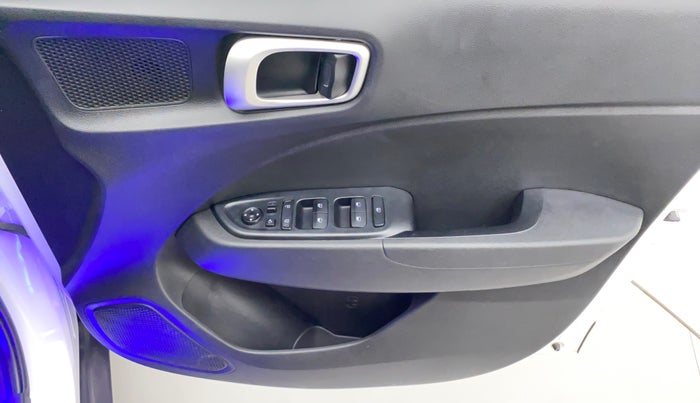 2020 Hyundai VENUE S+ 1.2, Petrol, Manual, 25,343 km, Driver Side Door Panels Control
