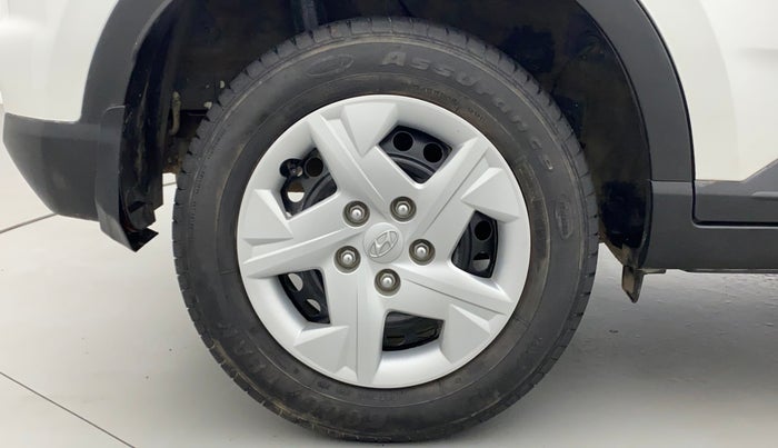 2020 Hyundai VENUE S+ 1.2, Petrol, Manual, 25,343 km, Right Rear Wheel