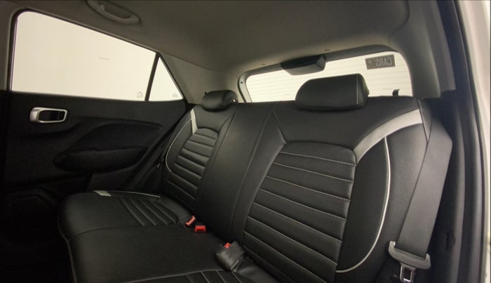 2020 Hyundai VENUE S+ 1.2, Petrol, Manual, 25,343 km, Right Side Rear Door Cabin
