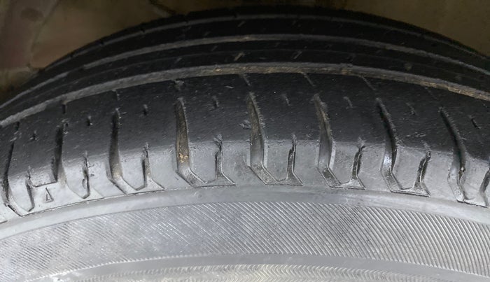 2019 Maruti Dzire VXI, Petrol, Manual, 50,030 km, Left Front Tyre Tread