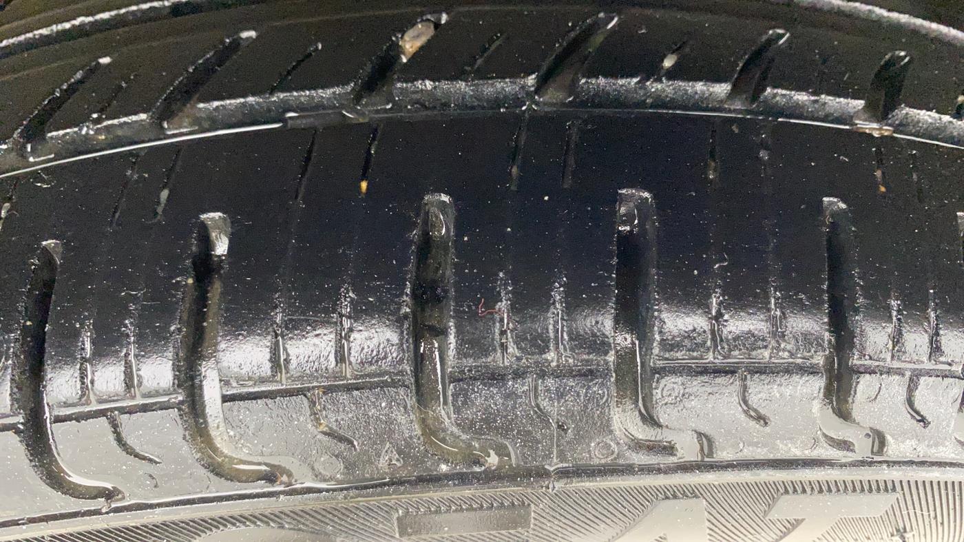 2014 Maruti Wagon R Stingray VXI, Petrol, Manual, 38,728 km, Left Rear Tyre Tread