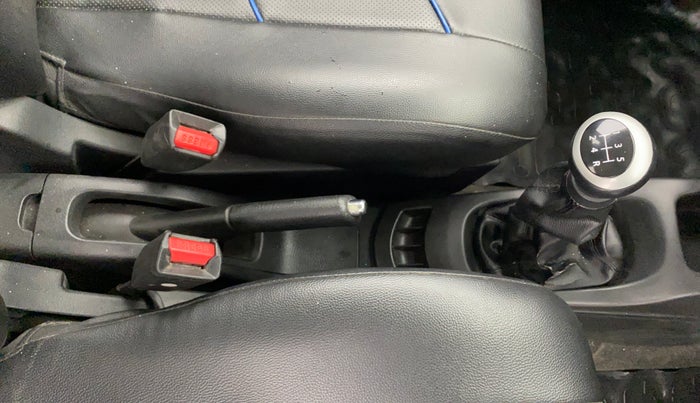 2014 Maruti Wagon R Stingray VXI, Petrol, Manual, 38,624 km, Gear Lever