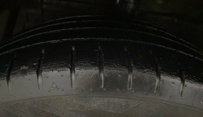 2019 Maruti Ciaz ALPHA 1.5 SHVS PETROL, Petrol, Manual, 72,030 km, Left Front Tyre Tread