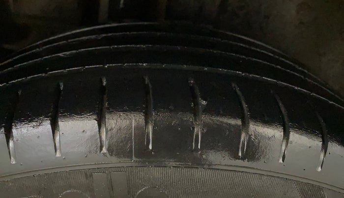 2019 Maruti Ciaz ALPHA 1.5 SHVS PETROL, Petrol, Manual, 72,030 km, Right Rear Tyre Tread