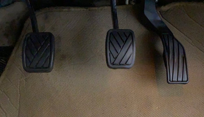 2019 Maruti Ciaz ALPHA 1.5 SHVS PETROL, Petrol, Manual, 72,030 km, Pedals