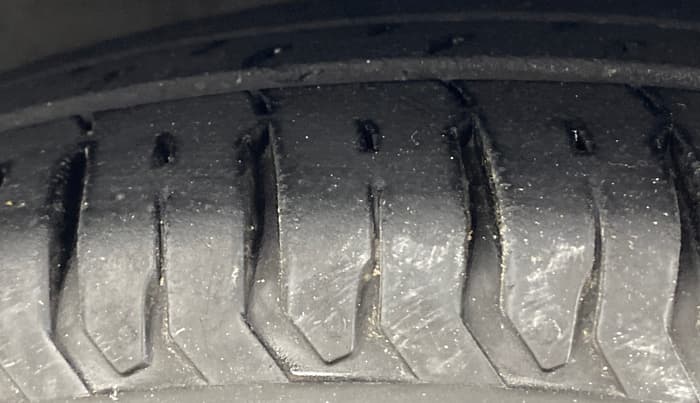 2012 Hyundai i10 SPORTZ 1.2 AT, Petrol, Automatic, 37,529 km, Right Front Tyre Tread