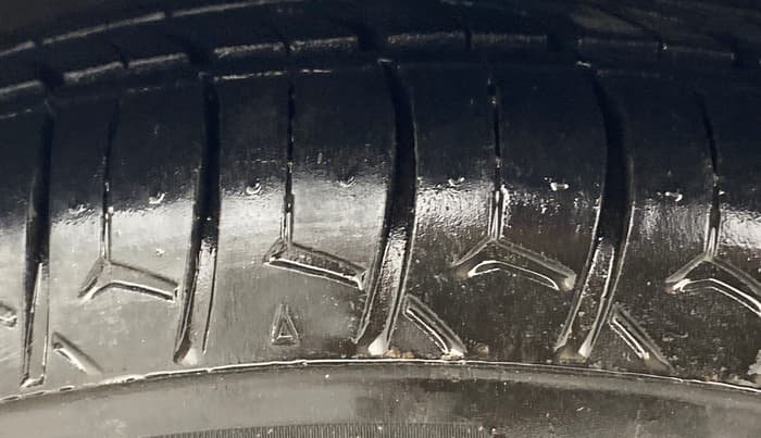 2012 Hyundai i10 SPORTZ 1.2 AT, Petrol, Automatic, 37,529 km, Left Front Tyre Tread