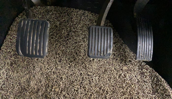 2016 Hyundai Xcent SX 1.2, CNG, Manual, 1,05,179 km, Pedals