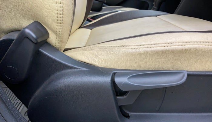 2020 Skoda Rapid AMBITION AT TSI, Petrol, Automatic, 65,460 km, Driver Side Adjustment Panel