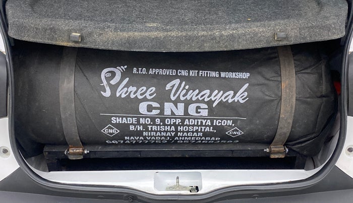 2019 Renault Kwid RXT 1.0 (O), CNG, Manual, 37,759 km, Boot Inside