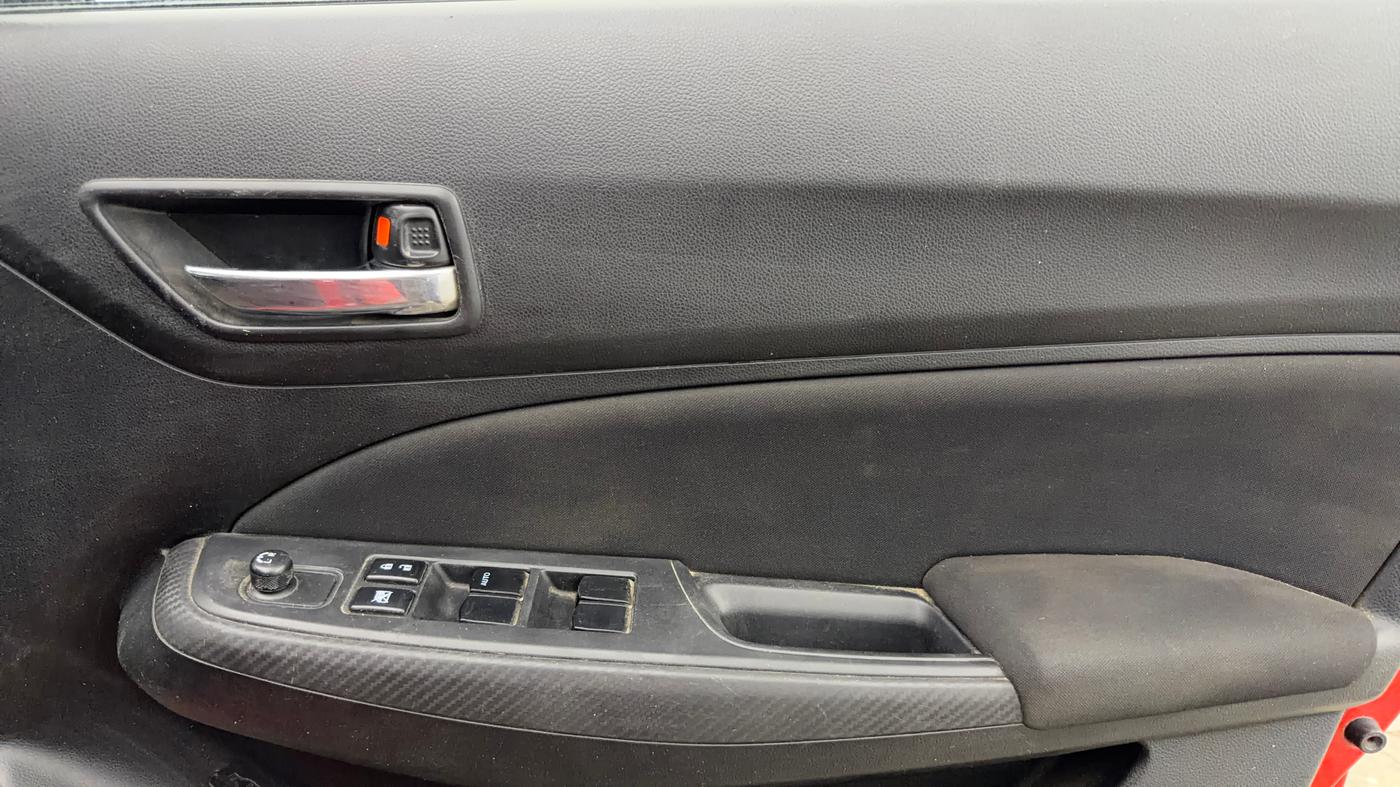 2023 Maruti Swift VXI, Petrol, Manual, 11,027 km, Driver Side Door Panels Control