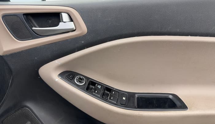 2020 Hyundai Elite i20 SPORTZ PLUS 1.2, Petrol, Manual, 60,535 km, Driver Side Door Panels Control