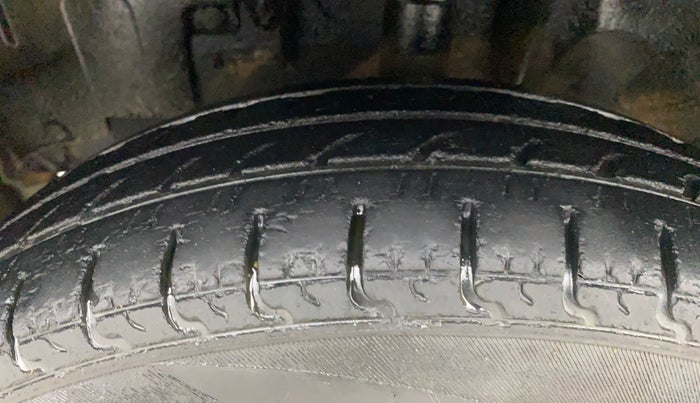 2018 Renault Kwid CLIMBER 1.0 AMT, Petrol, Automatic, 55,646 km, Left Front Tyre Tread