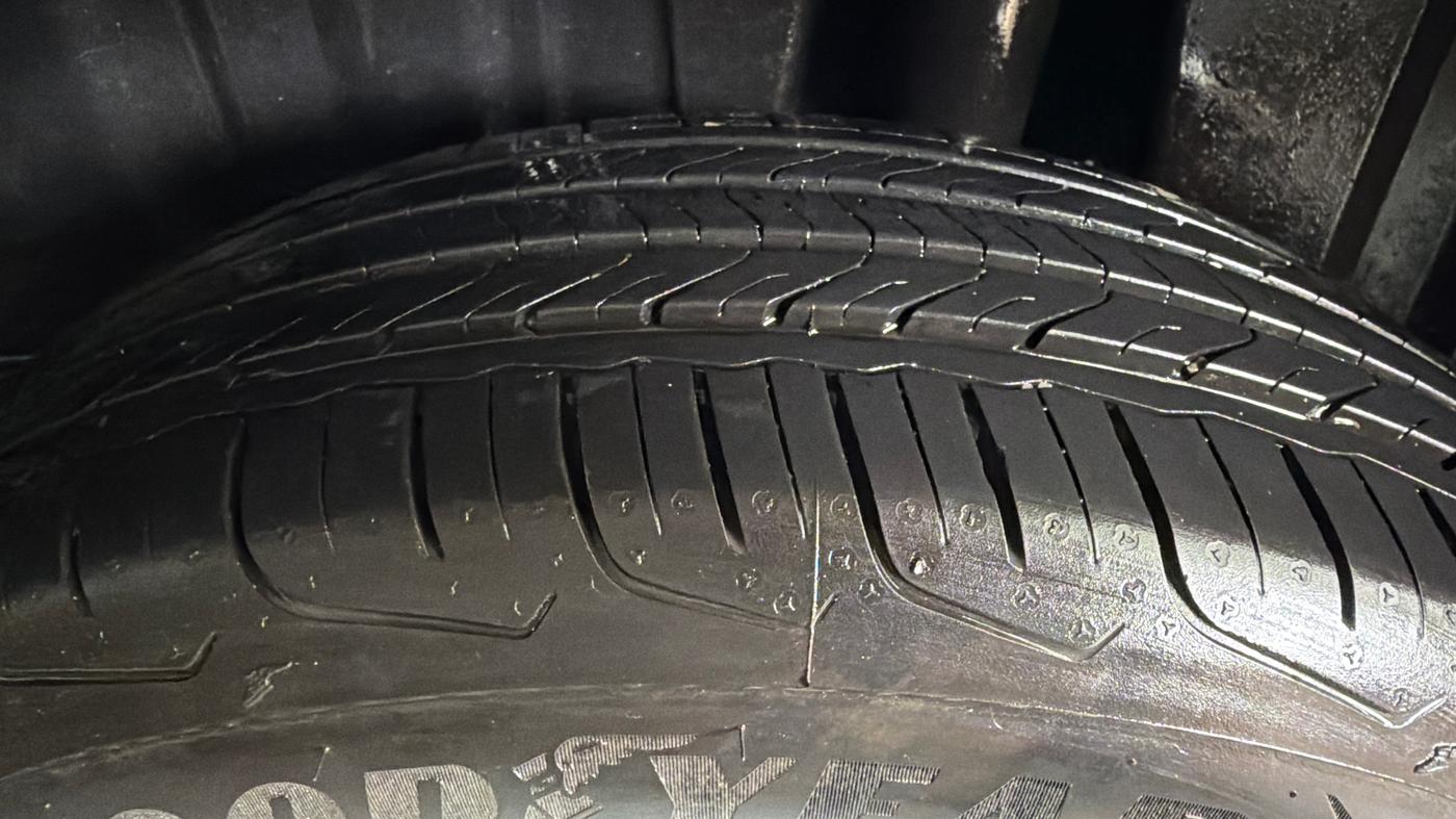 2023 Maruti FRONX DELTA PLUS 1.2L AGS, Petrol, Automatic, 10,437 km, Left Rear Tyre Tread