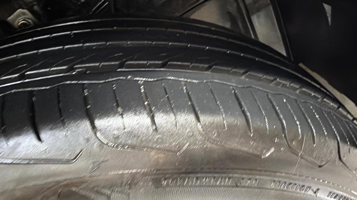 2023 Maruti FRONX DELTA PLUS 1.2L AGS, Petrol, Automatic, 10,437 km, Right Front Tyre Tread
