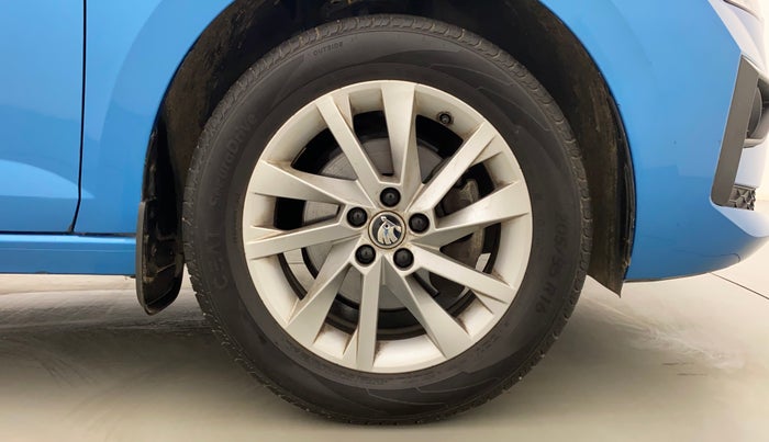 2022 Skoda SLAVIA AMBITION 1.0L TSI AT, Petrol, Automatic, 5,818 km, Right Front Wheel