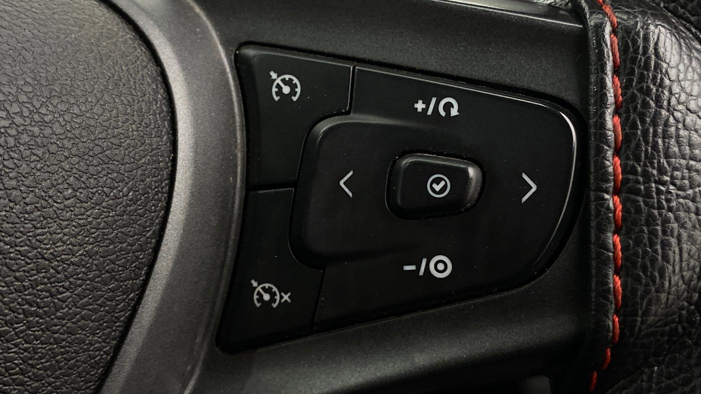2023 Tata PUNCH CREATIVE AMT 1.2 RTN DUAL TONE, Petrol, Automatic, 31,600 km, Adaptive Cruise Control