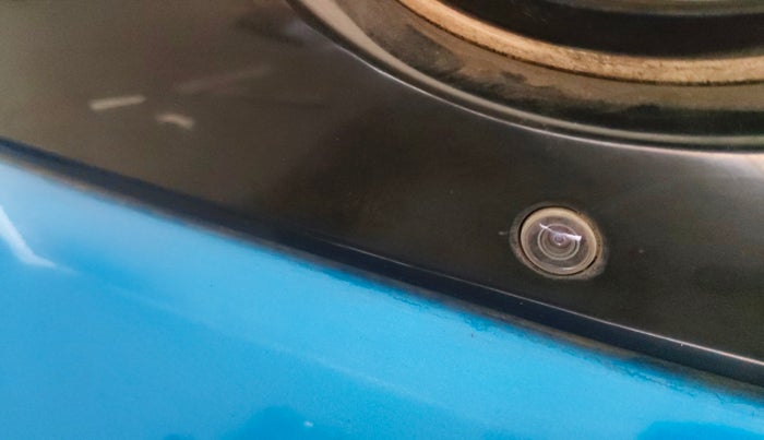 2018 Tata NEXON XZ PLUS DIESEL DUAL TONE, Diesel, Manual, 68,843 km, Parking Camera