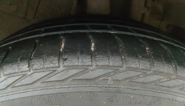 2018 Tata NEXON XZ PLUS DIESEL DUAL TONE, Diesel, Manual, 68,843 km, Left Rear Tyre Tread