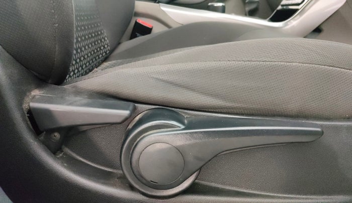 2018 Tata NEXON XZ PLUS DIESEL DUAL TONE, Diesel, Manual, 68,843 km, Driver Side Adjustment Panel