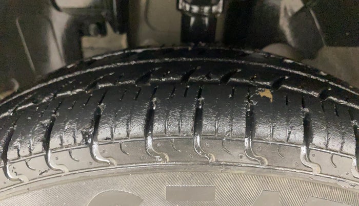 2019 Renault Kwid RXT 1.0 AMT (O), Petrol, Automatic, 27,164 km, Left Front Tyre Tread