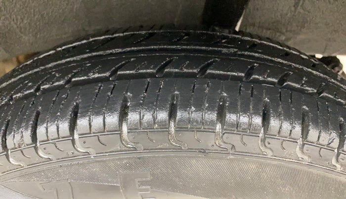 2019 Renault Kwid RXT 1.0 AMT (O), Petrol, Automatic, 27,164 km, Left Rear Tyre Tread