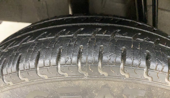 2019 Renault Kwid RXT 1.0 AMT (O), Petrol, Automatic, 27,164 km, Right Rear Tyre Tread