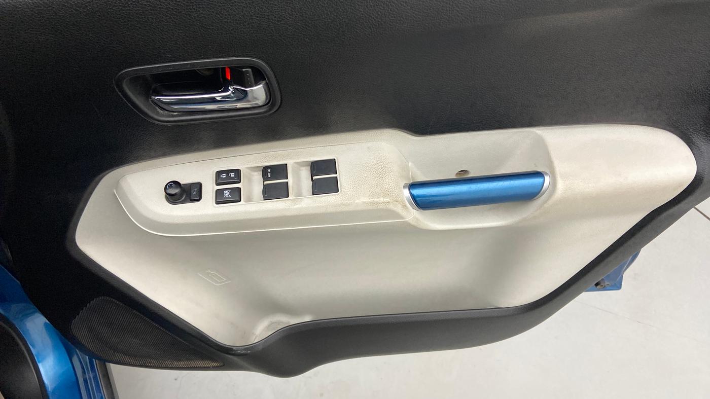2017 Maruti IGNIS ZETA 1.3 AMT DUAL TONE, Diesel, Automatic, 98,700 km, Driver Side Door Panels Control
