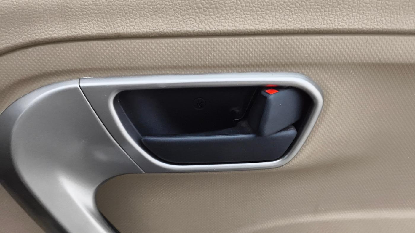 2023 Mahindra BOLERO NEO N 10 (O), Diesel, Manual, 47,719 km, Driver Side Door Panels Control