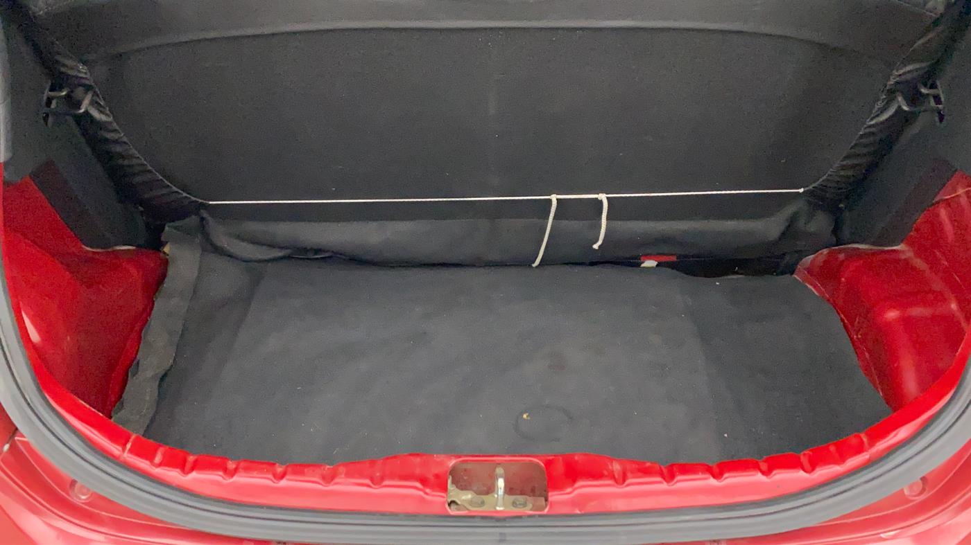 2015 Hyundai Eon ERA +, Petrol, Manual, 16,870 km, Boot Inside