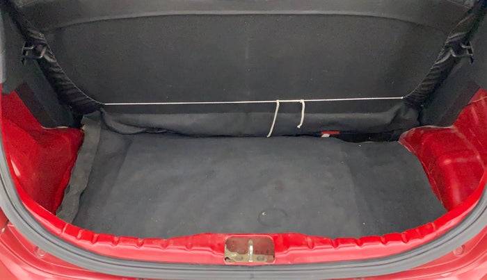 2015 Hyundai Eon ERA +, Petrol, Manual, 16,870 km, Boot Inside