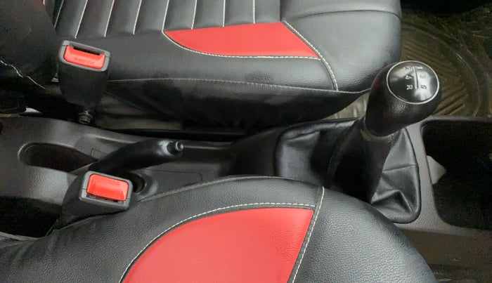 2015 Hyundai Eon ERA +, Petrol, Manual, 16,870 km, Gear Lever