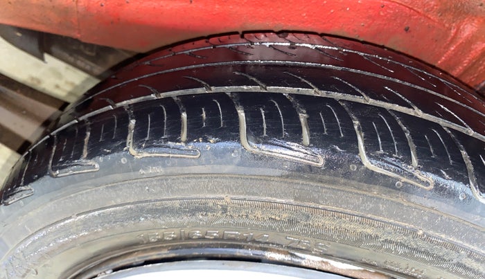 2013 Maruti Wagon R 1.0 VXI, Petrol, Manual, 60,673 km, Left Rear Tyre Tread