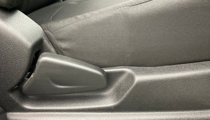 2018 Renault Kwid RXL, Petrol, Manual, 11,344 km, Driver Side Adjustment Panel