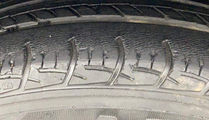 2019 Maruti Baleno DELTA PETROL 1.2, Petrol, Manual, 59,661 km, Left Front Tyre Tread