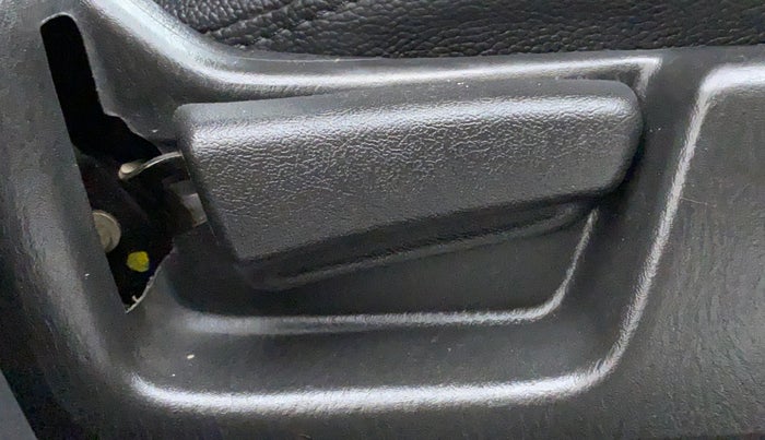 2019 Maruti Alto VXI, Petrol, Manual, 36,583 km, Driver Side Adjustment Panel