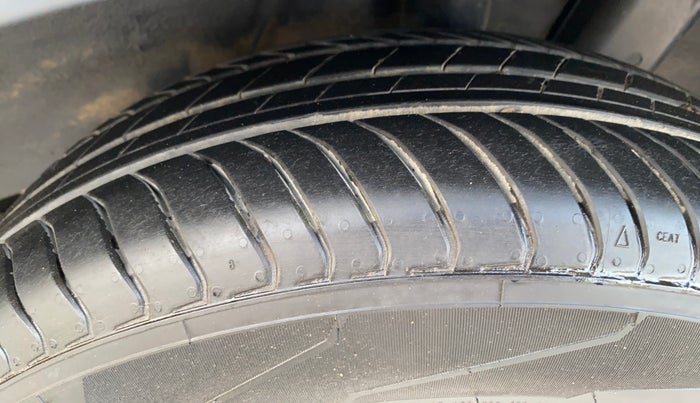 2022 Hyundai GRAND I10 NIOS SPORTZ 1.2 KAPPA VTVT, Petrol, Manual, 61,197 km, Left Rear Tyre Tread