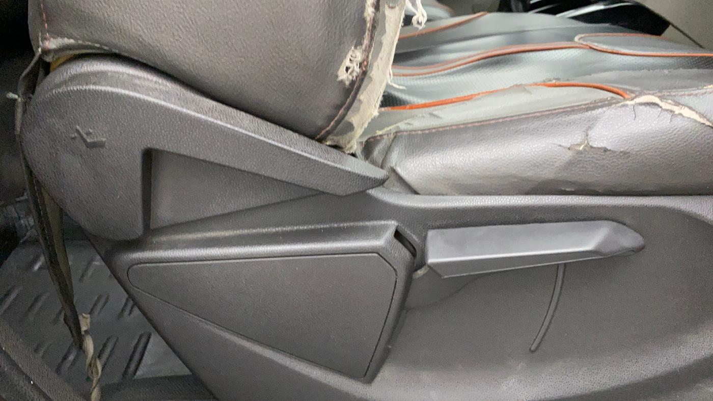 2016 Ford Ecosport 1.5 TITANIUM TI VCT, Petrol, Manual, 98,612 km, Driver Side Adjustment Panel
