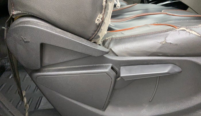 2016 Ford Ecosport 1.5 TITANIUM TI VCT, Petrol, Manual, 98,612 km, Driver Side Adjustment Panel