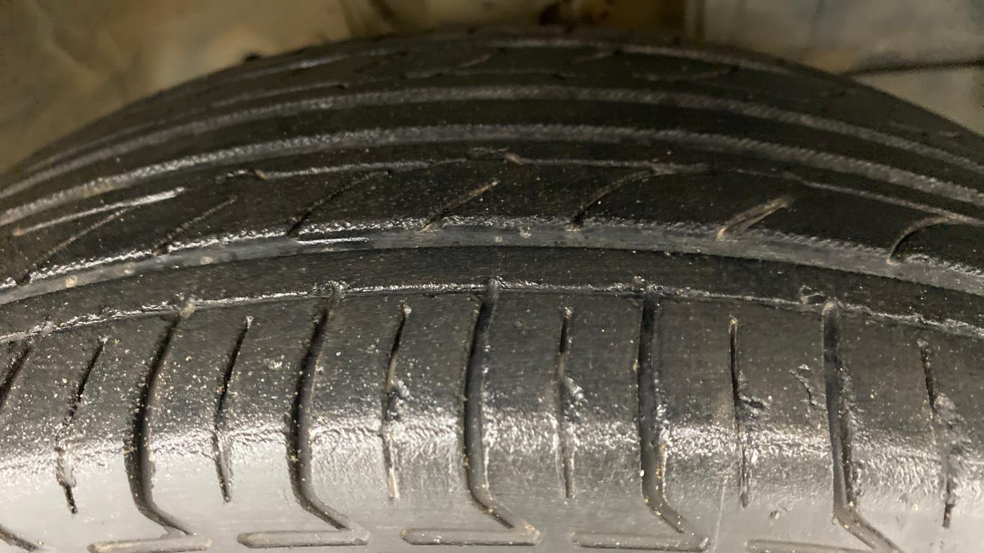 2015 Honda City V MT PETROL, Petrol, Manual, 65,973 km, Right Front Tyre Tread
