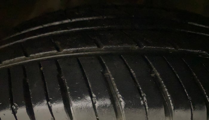 2013 Hyundai i10 SPORTZ 1.2 AT, Petrol, Automatic, 55,385 km, Right Front Tyre Tread