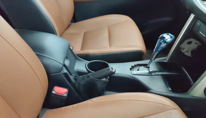 2022 Toyota Innova Crysta 2.7 ZX AT 7 STR, Petrol, Automatic, 61,002 km, Gear Lever