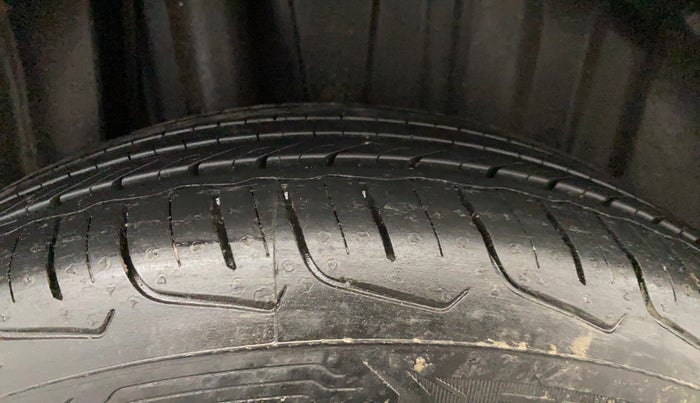 2024 Toyota Urban Cruiser Taisor V 1.0 Petrol MT, Petrol, Manual, 3,060 km, Right Rear Tyre Tread