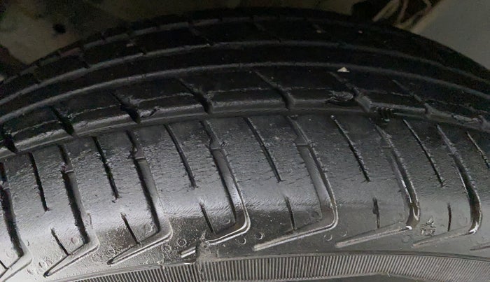 2017 Renault Kwid RXT 1.0 EASY-R  AT, Petrol, Automatic, 19,419 km, Left Rear Tyre Tread