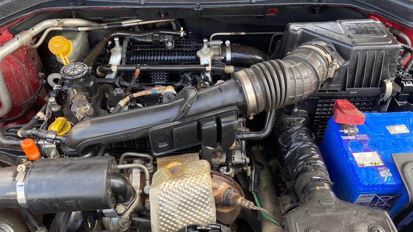 2019 Mahindra XUV300 W8 1.2 PETROL, Petrol, Manual, 38,170 km, Engine View