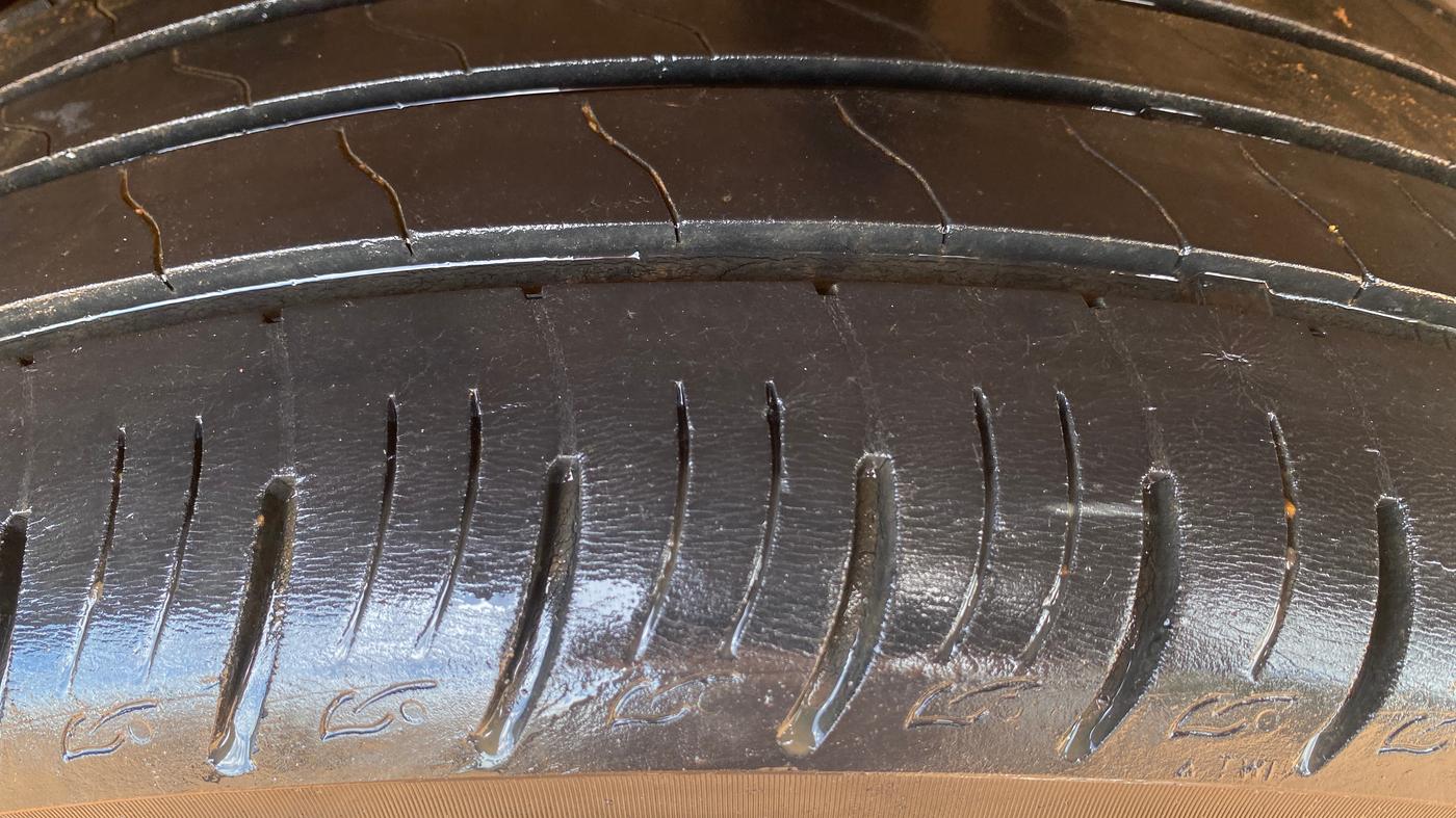 2019 Mahindra XUV300 W8 1.2 PETROL, Petrol, Manual, 38,170 km, Left Rear Tyre Tread