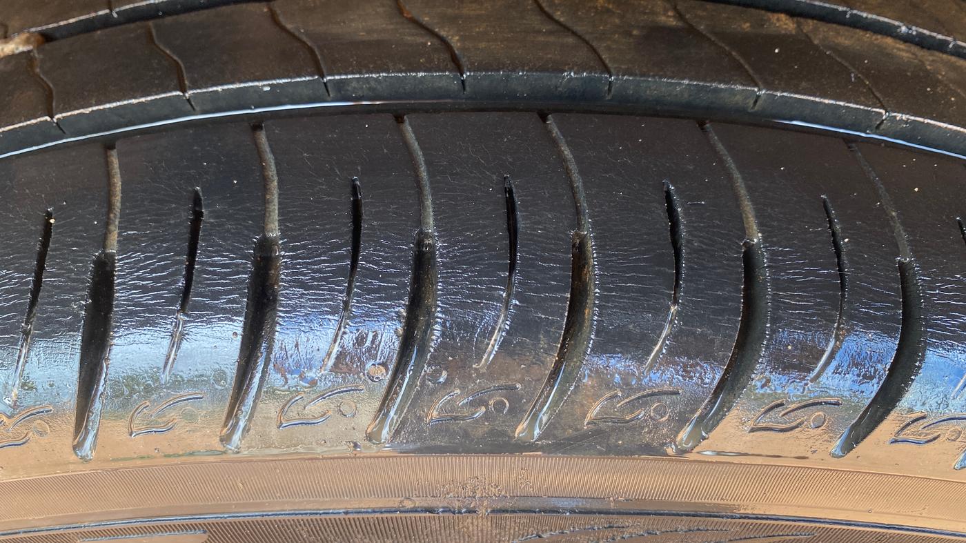 2019 Mahindra XUV300 W8 1.2 PETROL, Petrol, Manual, 38,170 km, Right Rear Tyre Tread