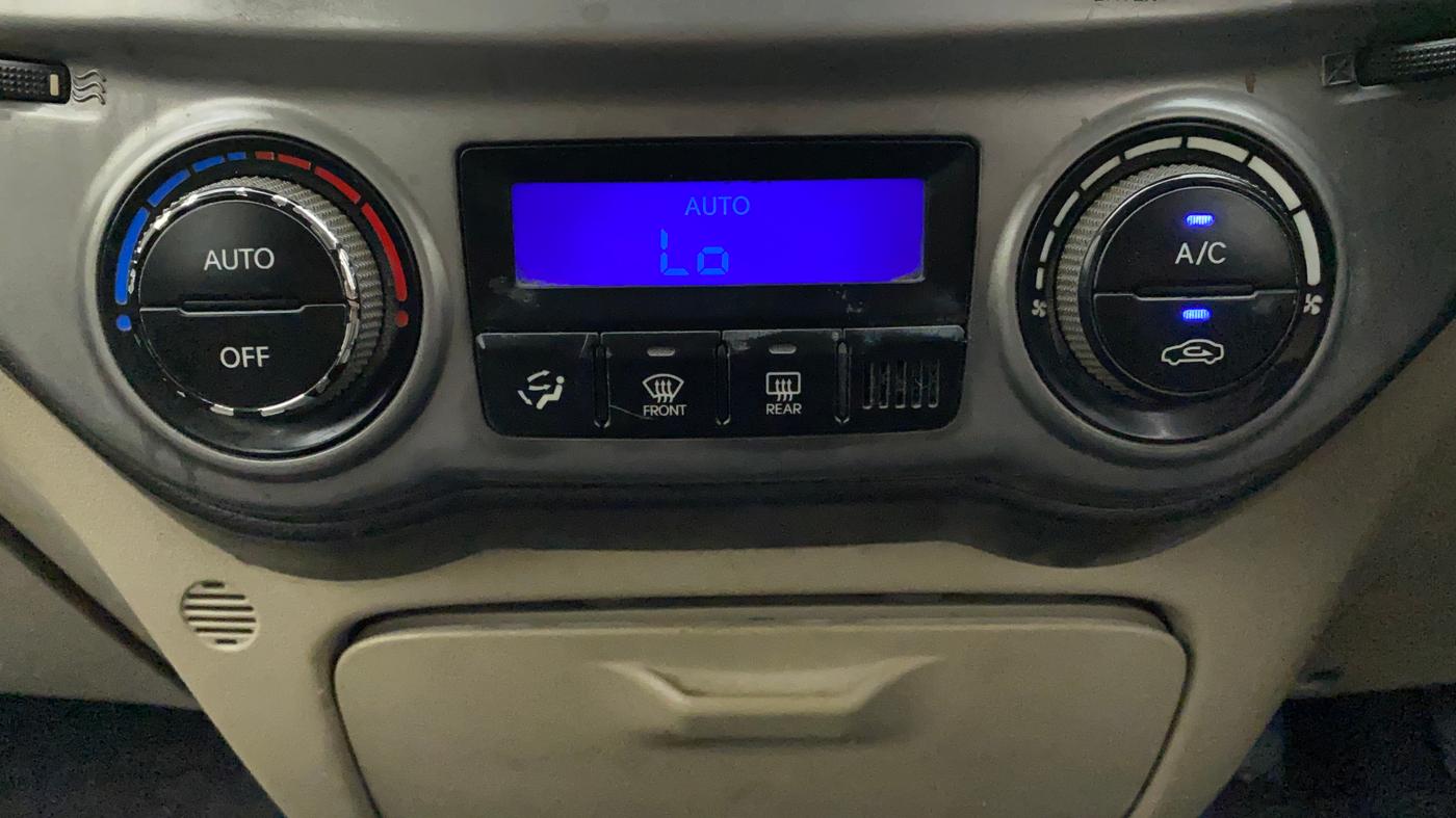 2013 Hyundai i20 MAGNA (O) 1.2, Petrol, Manual, 70,894 km, Automatic Climate Control